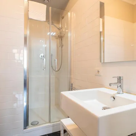 Anna - Con Bagno Privato In Con Giardino